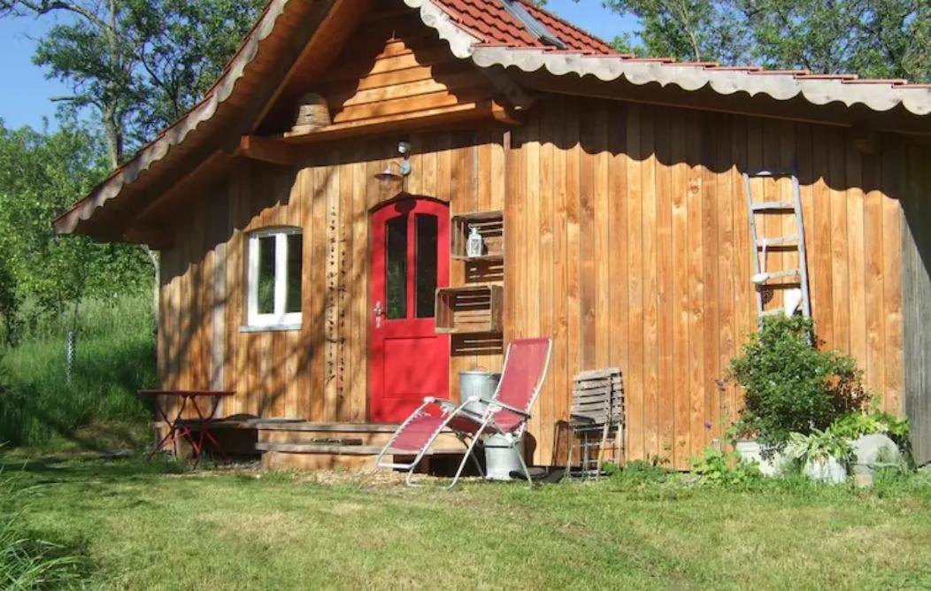 Sonniges-Naturnahes-Schwarzwald-Ferienhaeuschen Welschensteinach Esterno foto