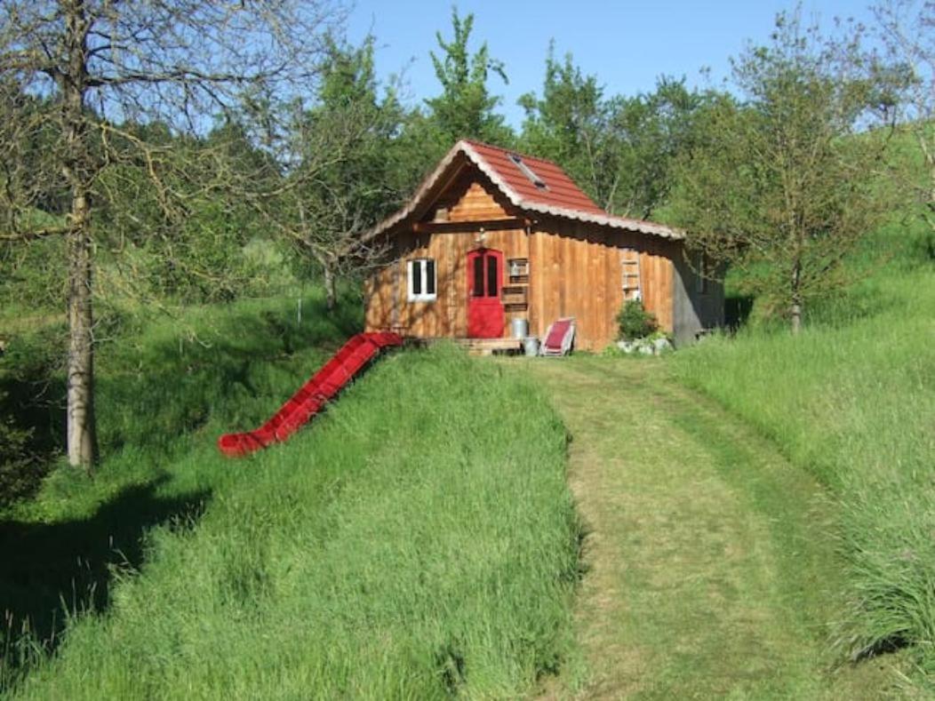 Sonniges-Naturnahes-Schwarzwald-Ferienhaeuschen Welschensteinach Esterno foto